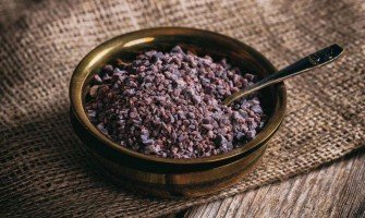 فوائد الملح الاسود للبشرة