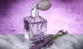 إليكى بعض الروائح العطرية التى تجذب الرجل