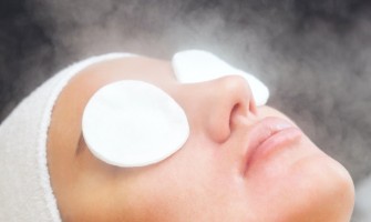 فوائد تبخير الوجه عديدة تستحق التجربة